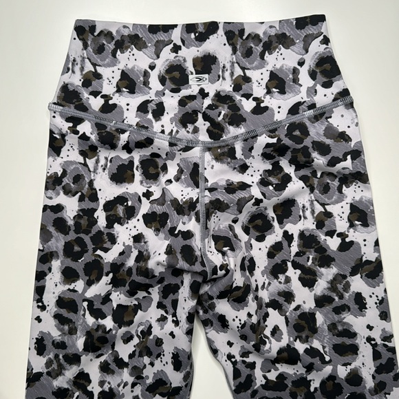 Snow leopard leggings - Picture 3 of 8